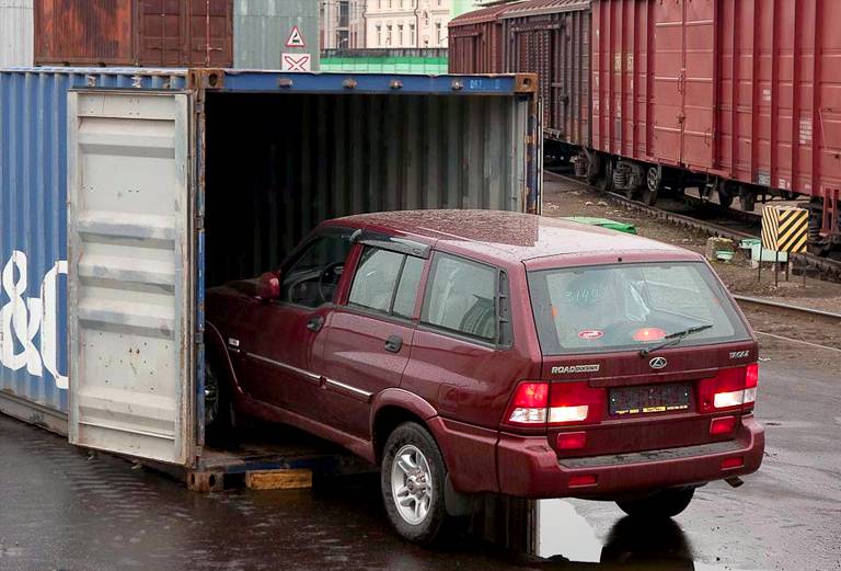 Сколько стоит отправка жд контейнером машины  из Самары в Краснодар